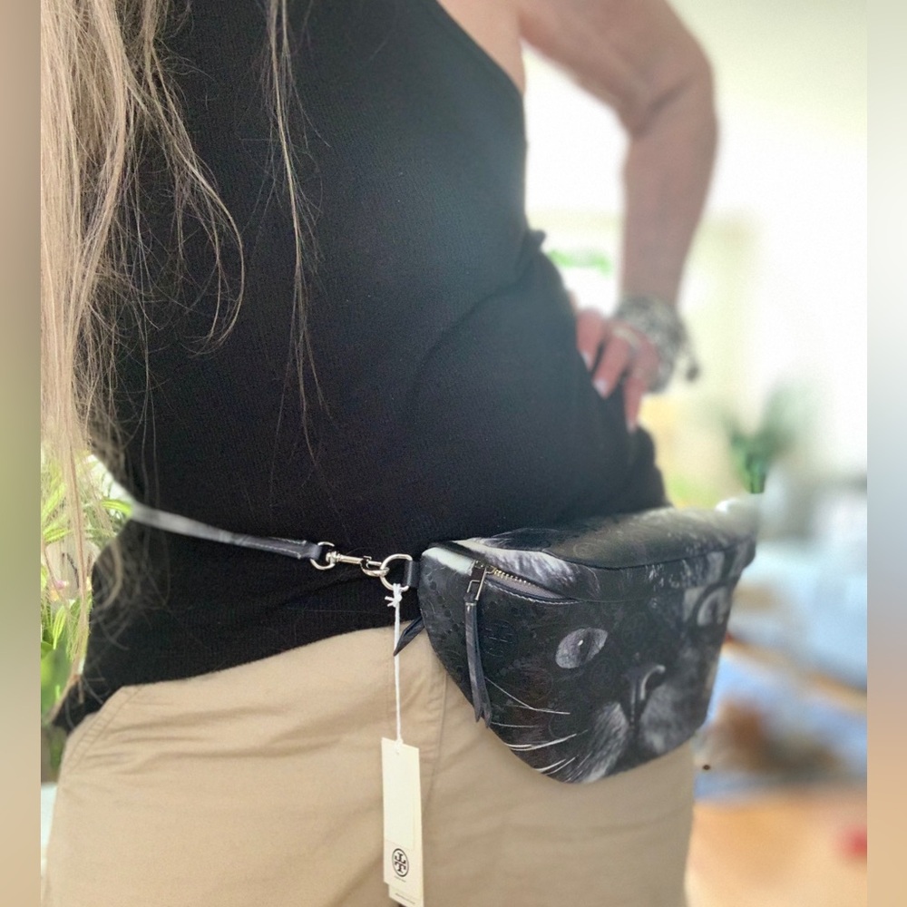 NWT TORY BURCH RARE T MONOGRAM CAT BELT SLING BAG LTD. ED. - Picture 7 of 16